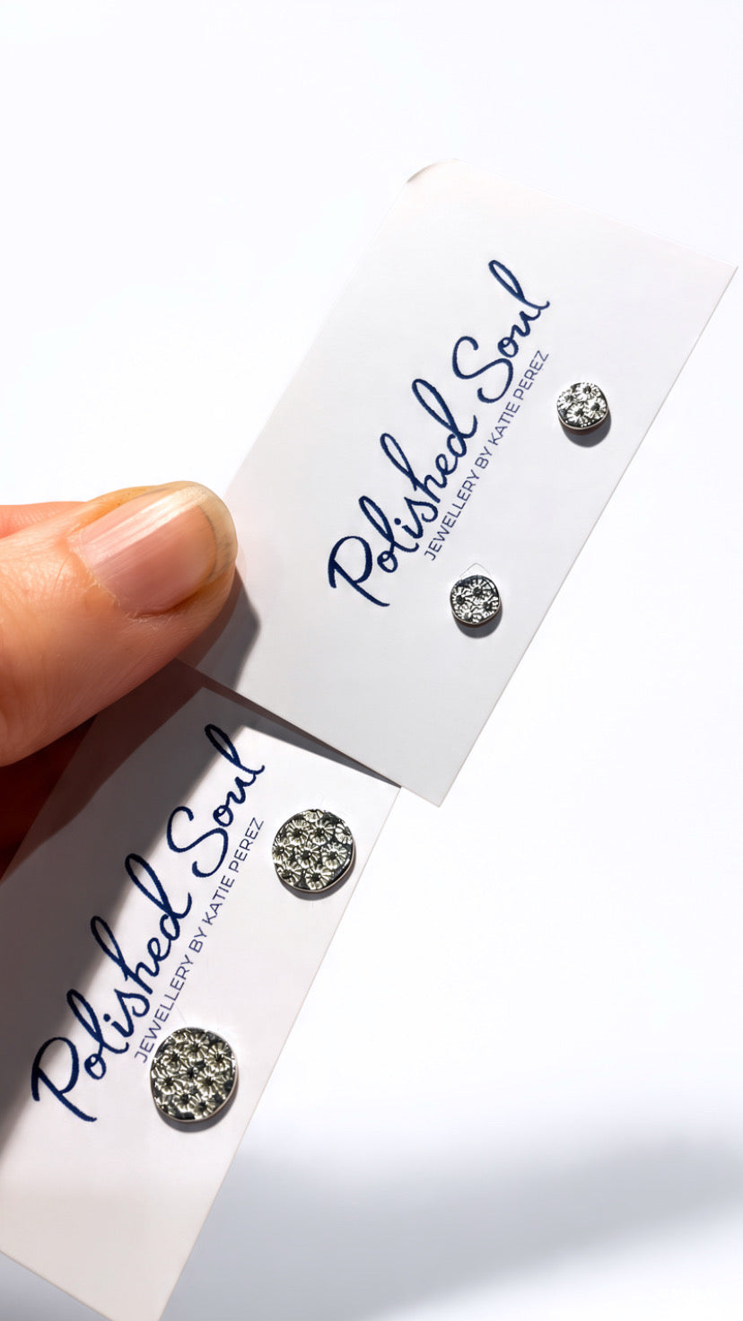 Daisy Studs (8mm - Large)