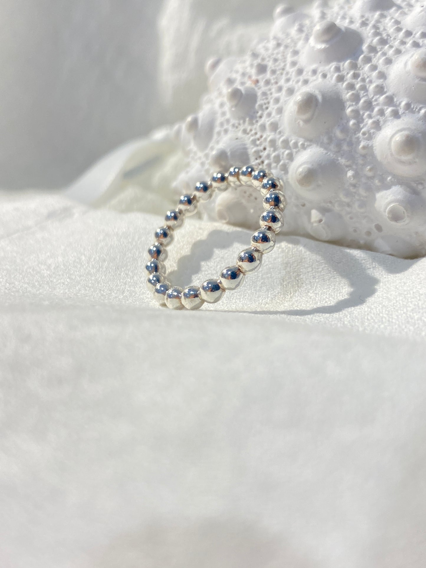 Chunky ball stacking ring