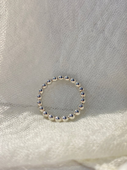 Chunky ball stacking ring